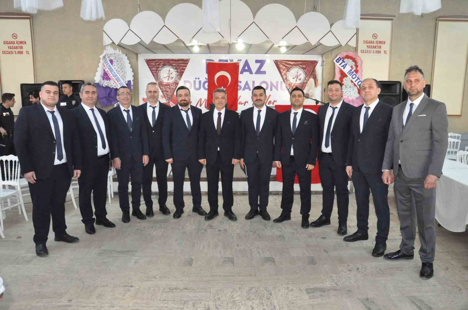 Salihli Elektrikçiler Odası’nda yeni başkan Bilgiç oldu
Salihli Elektrikçiler Odası’nda yeni başkan Bilgiç oldu