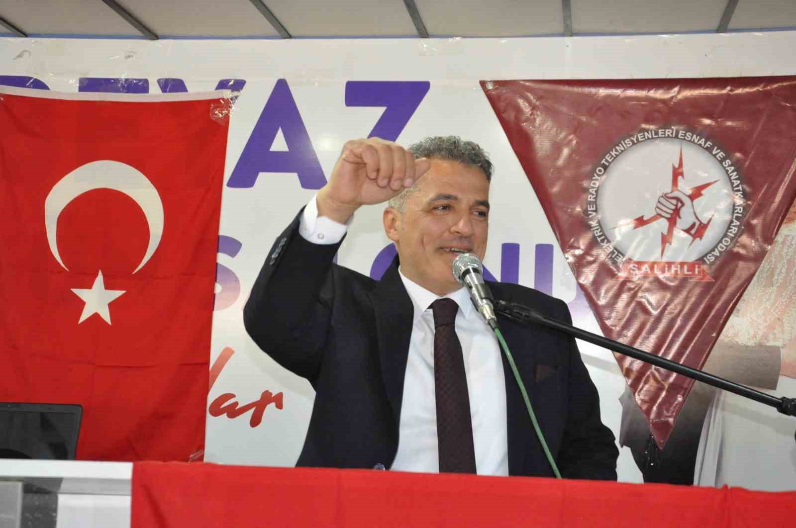 Salihli Elektrikçiler Odası’nda yeni başkan Bilgiç oldu
Salihli Elektrikçiler Odası’nda yeni başkan Bilgiç oldu