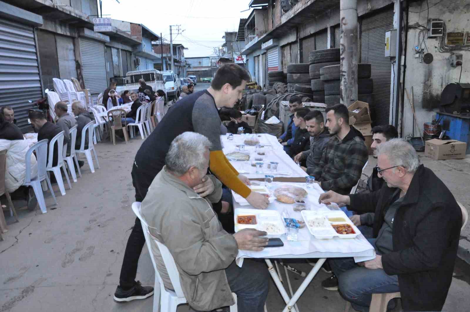 Salihli Eski Sanayi Esnafı 14. geleneksel iftarda buluştu
