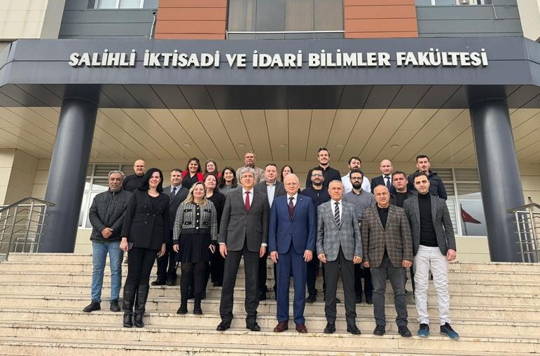 Salihli İktisadi ve İdari Bilimler Fakültesi’ne yeni dekan
