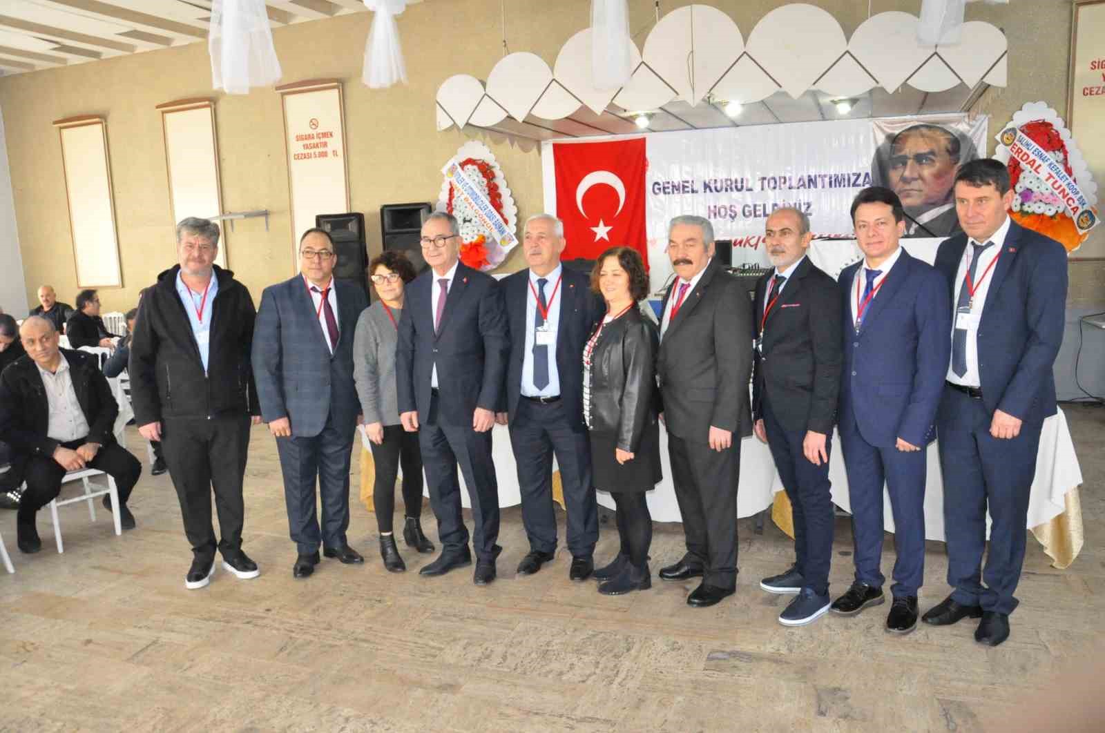 Salihli’de 30 yıllık başkan güven tazeledi
