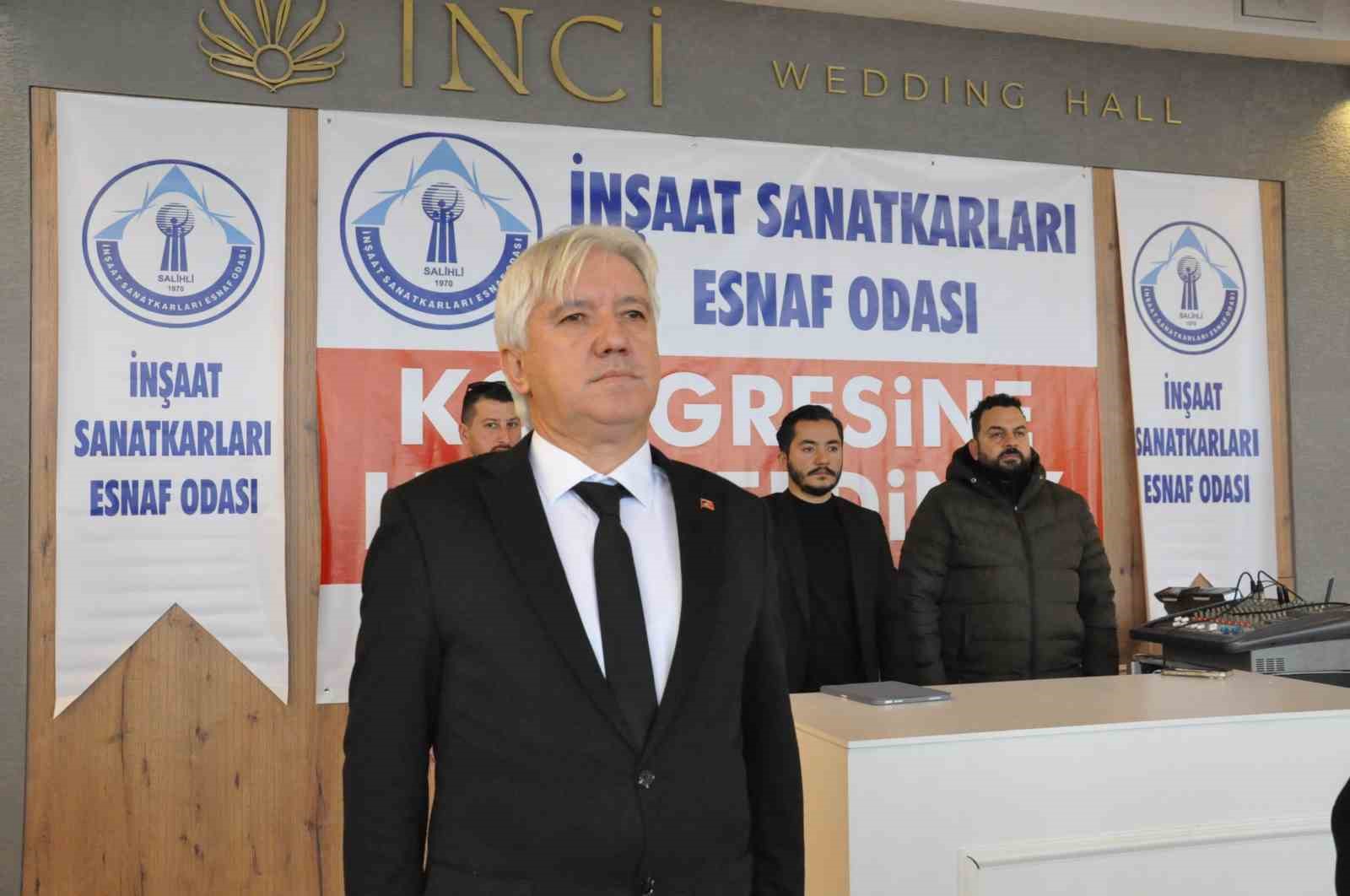 Salihli’de 4 başkan değişti, 8 başkan güven tazeledi
