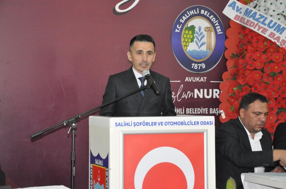 Salihli’de 4 başkan değişti, 8 başkan güven tazeledi
