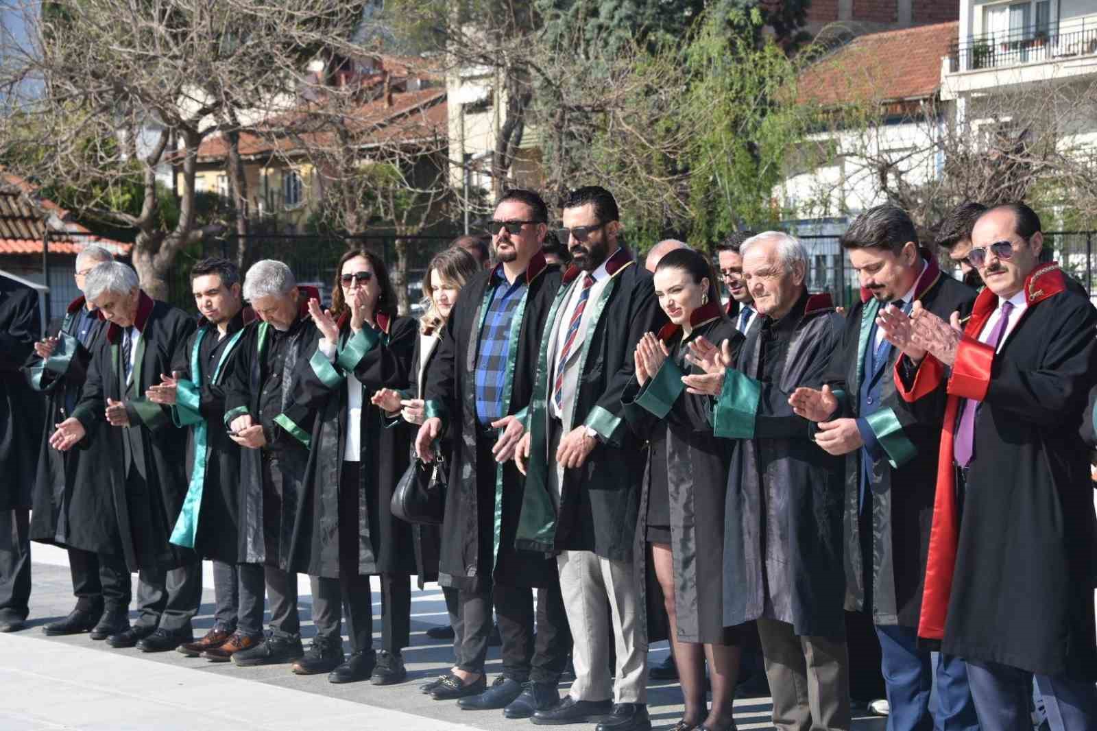 Salihli’de Avukatlar Günü törenle kutlandı
