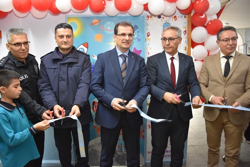 Salihli’de bilim ve teknolojiye yeni adım
Salihli’de bilim ve teknolojiye yeni adım