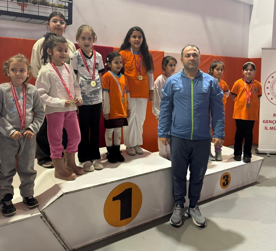 Salihli’de Gazeteciler Günü satrançla taçlandı
