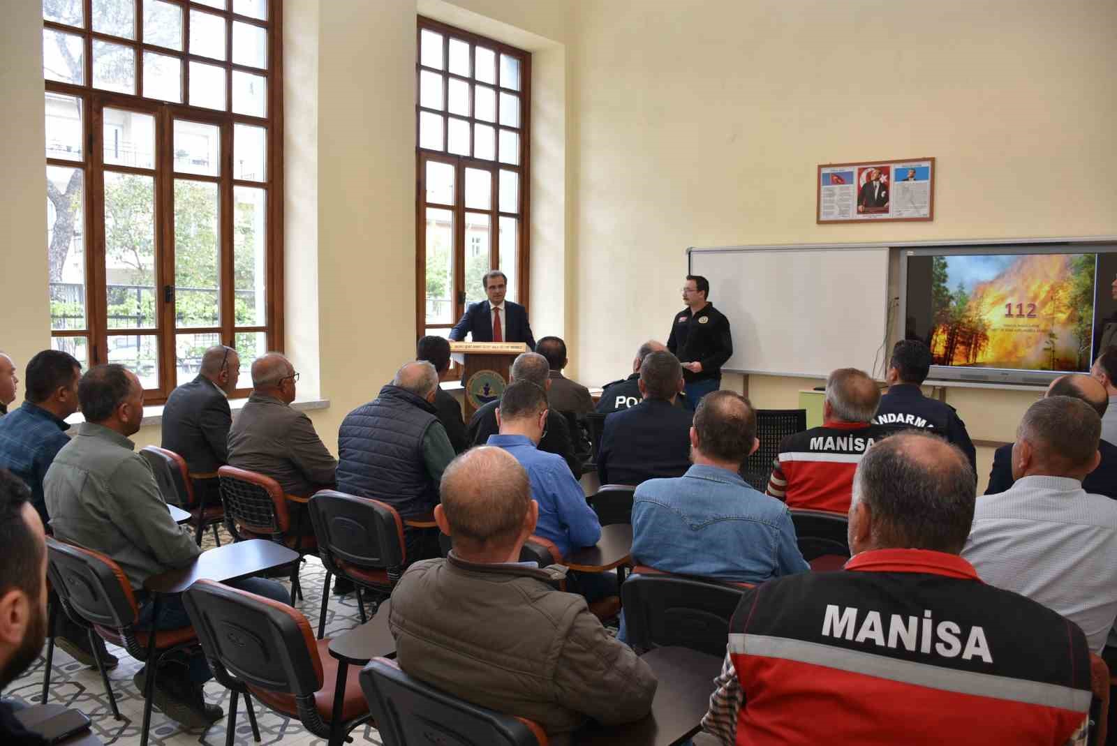 Salihli’de gönüllülere orman yangını eğitimi
