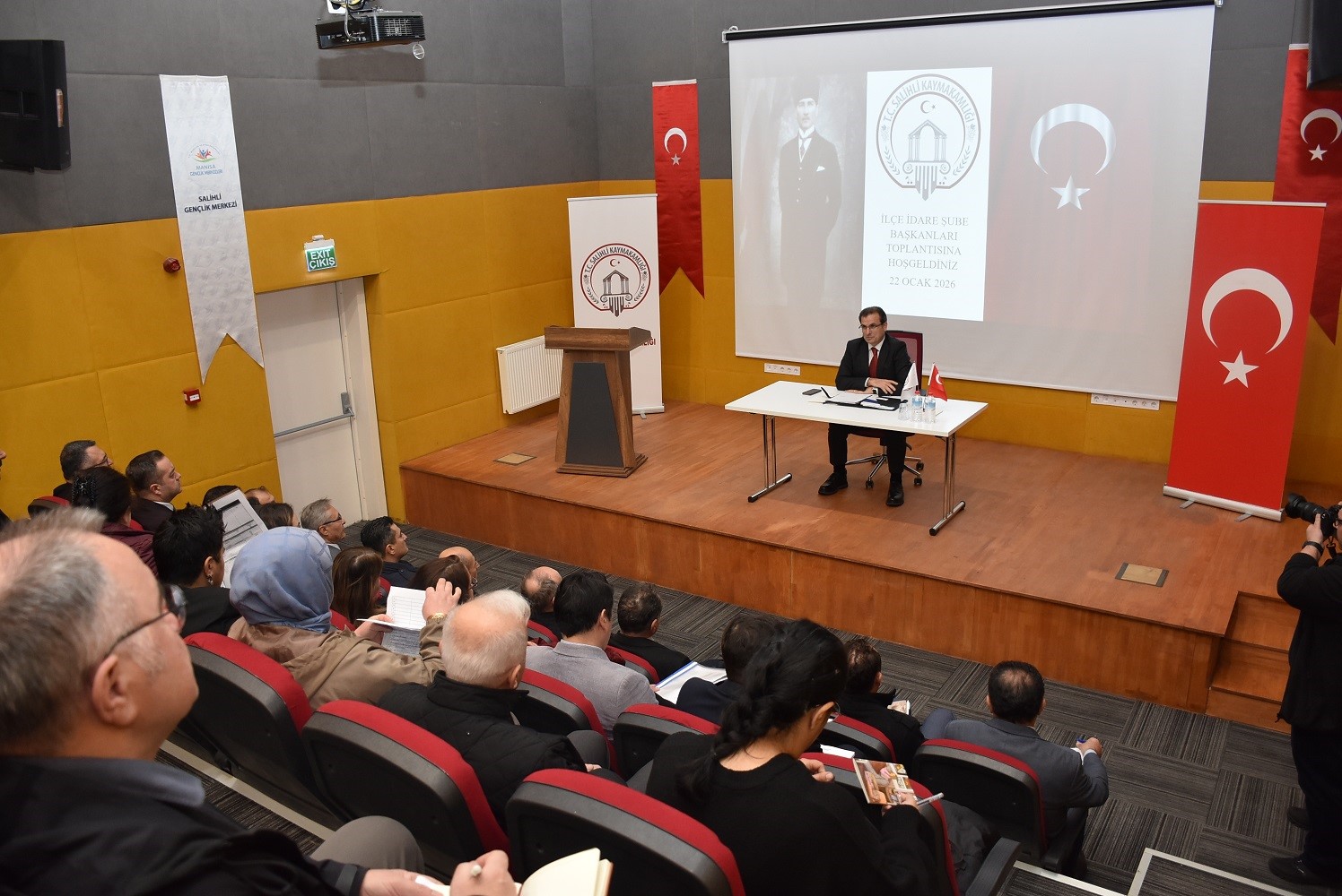 Salihli’de hizmet zirvesi: Yatırımlar, projeler ve koordinasyon ele alındı
Salihli’de hizmet zirvesi: Yatırımlar, projeler ve koordinasyon ele alındı