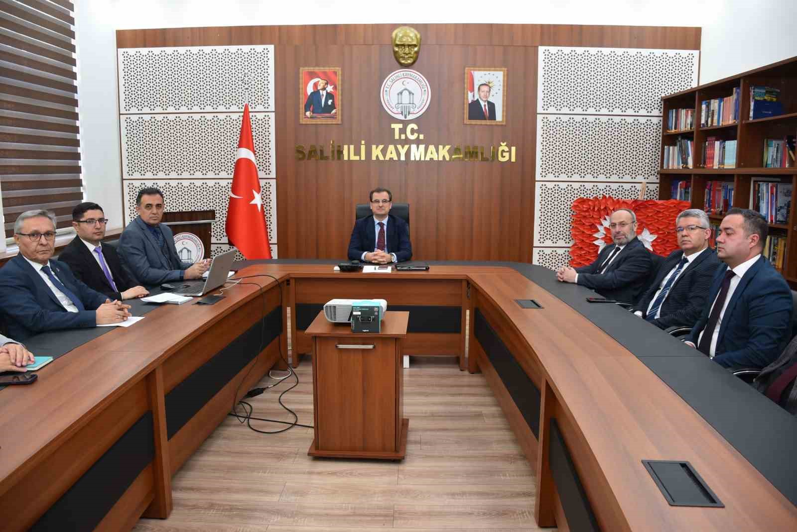 Salihli’de Mart ayı kamu yatırımları ve hizmetleri masaya yatırıldı
