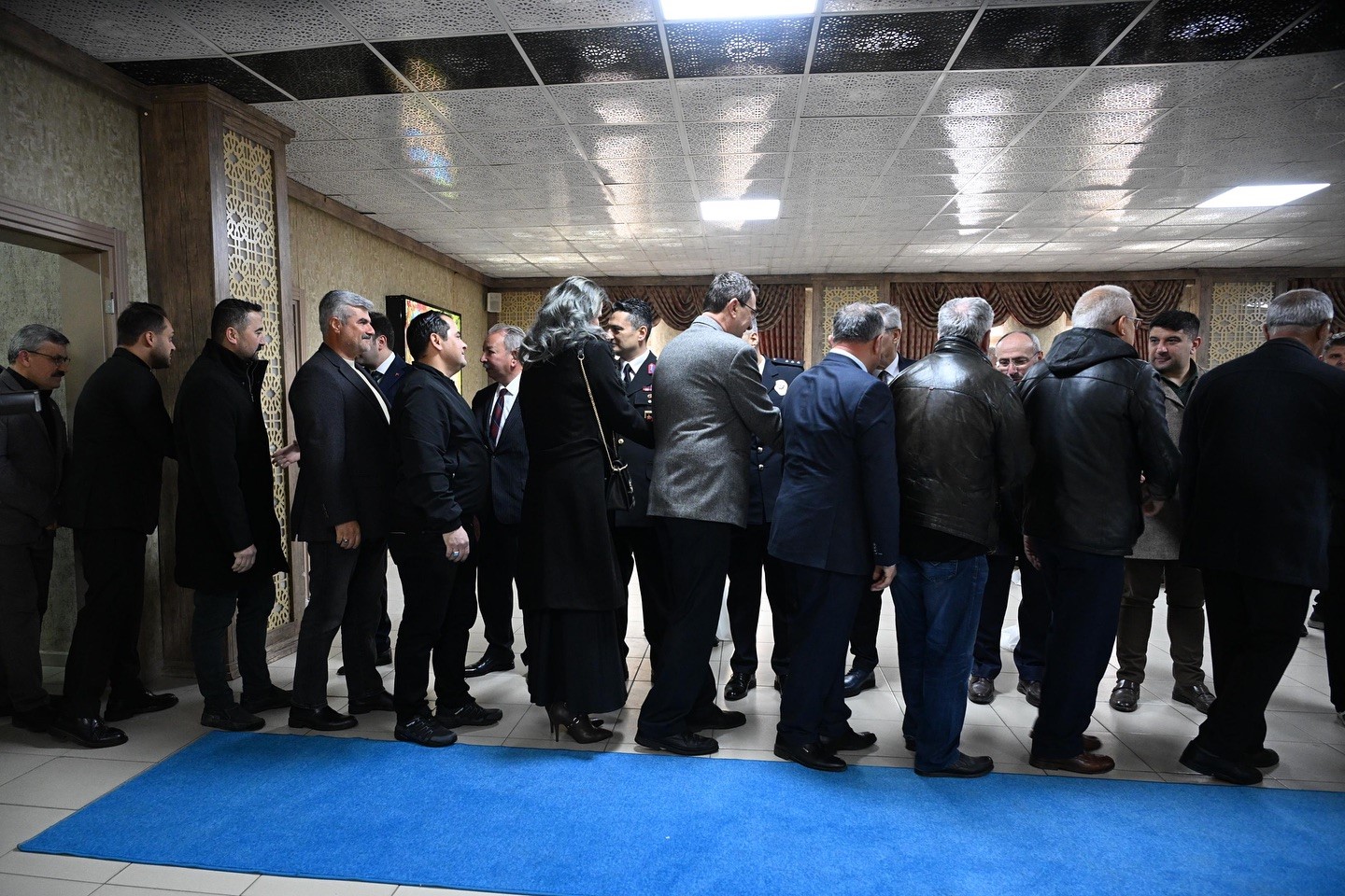 Salihli’de protokol ve vatandaşlar bayramlaştı
