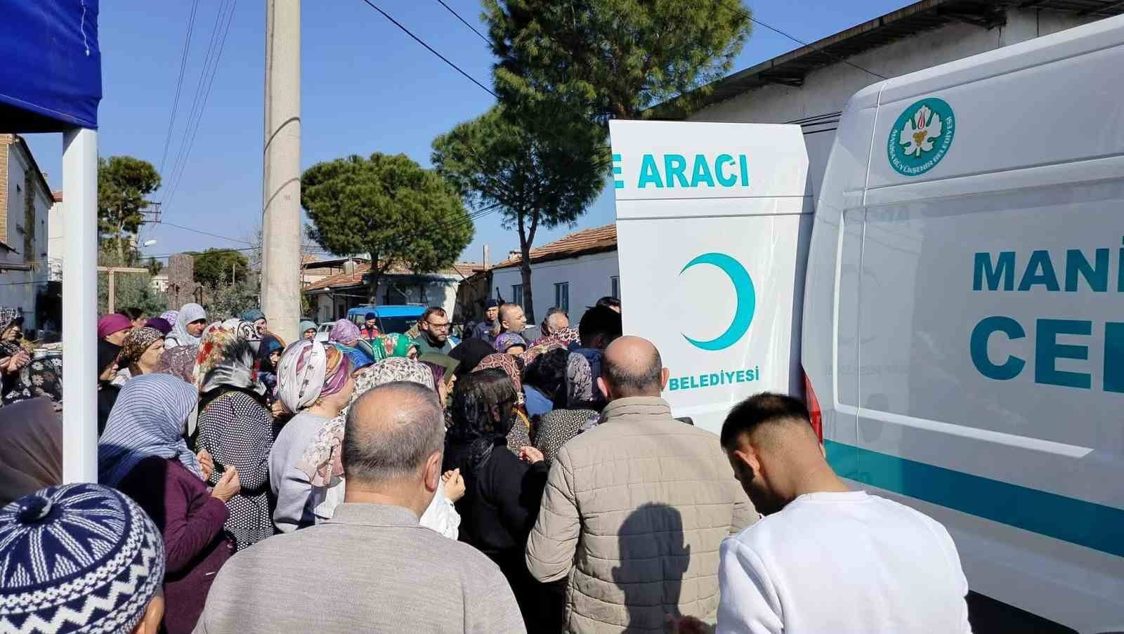 Salihli’de şehit annesine son görev
