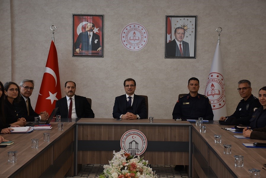 Salihli’de şiddetle mücadele masaya yatırıldı
Salihli’de şiddetle mücadele masaya yatırıldı