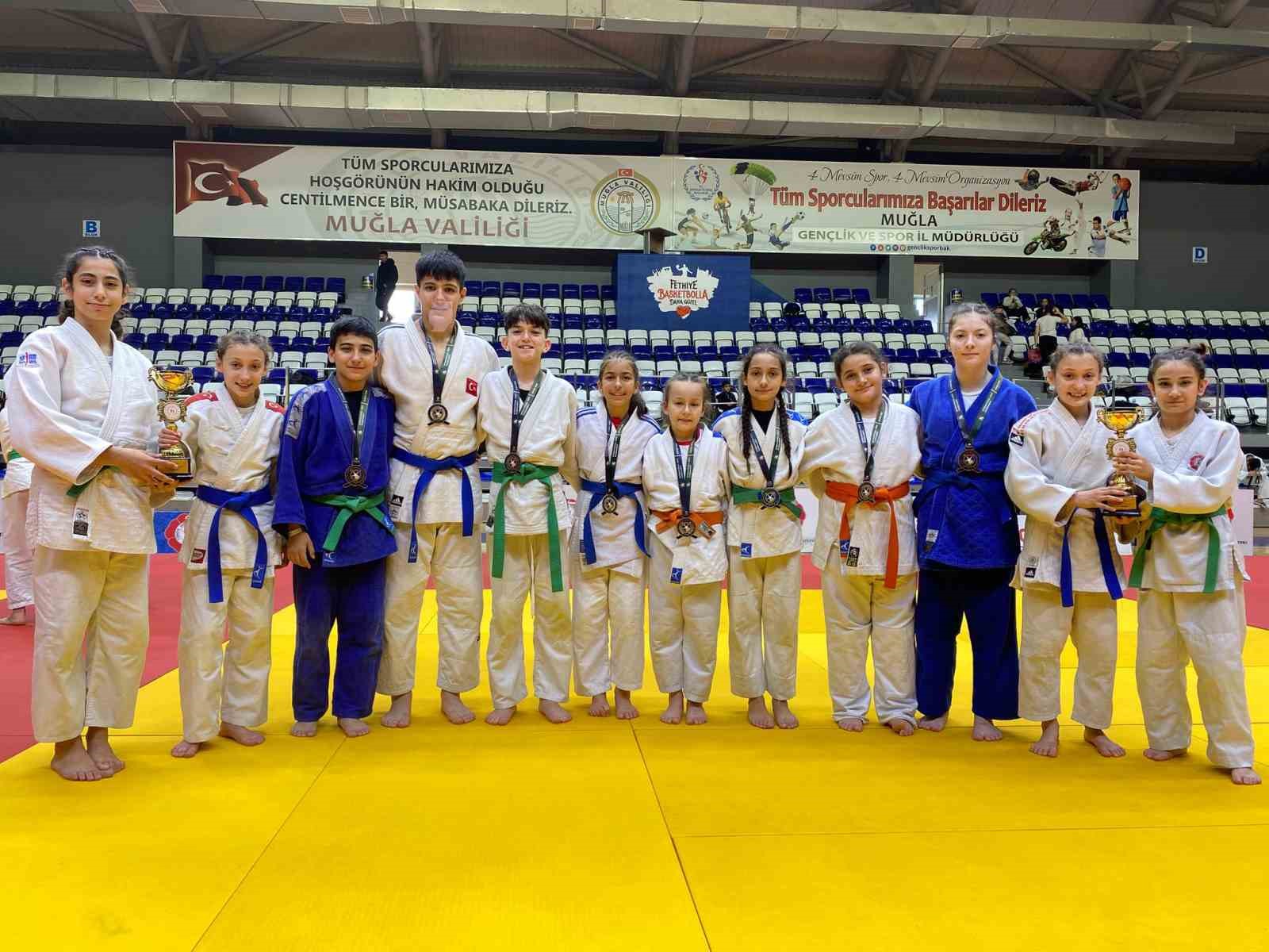 Salihlili judoculardan uluslararası başarı
