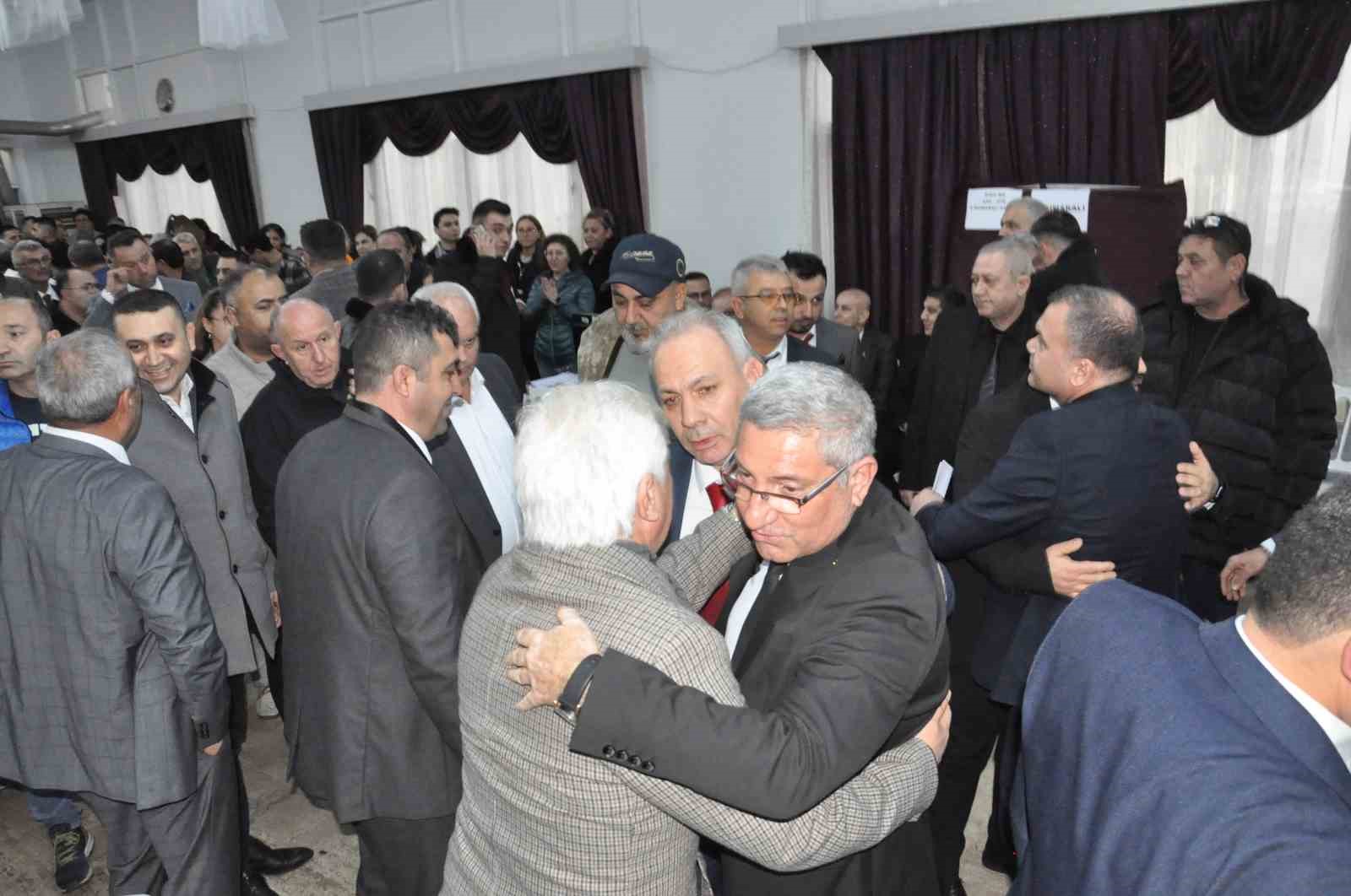 Salihlili kahveciler 3. kez Hakan Yerli’ye emanet
