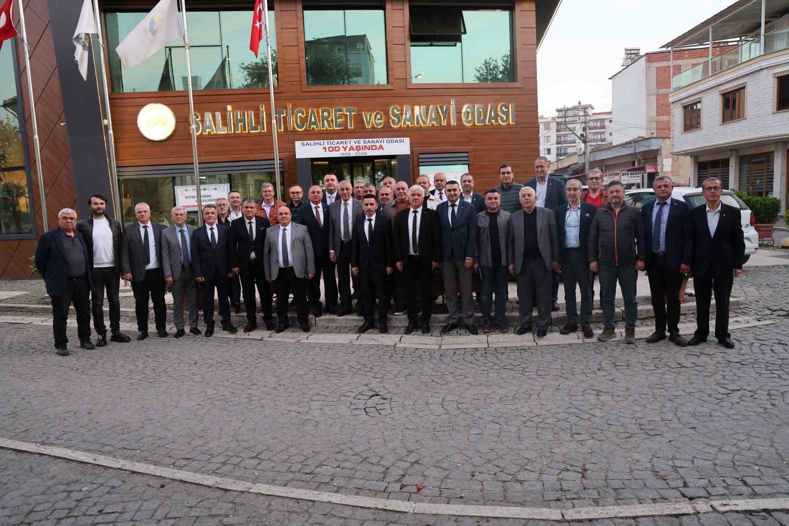 Salihli’nin sorunları masaya yatırıldı
Salihli’nin sorunları masaya yatırıldı