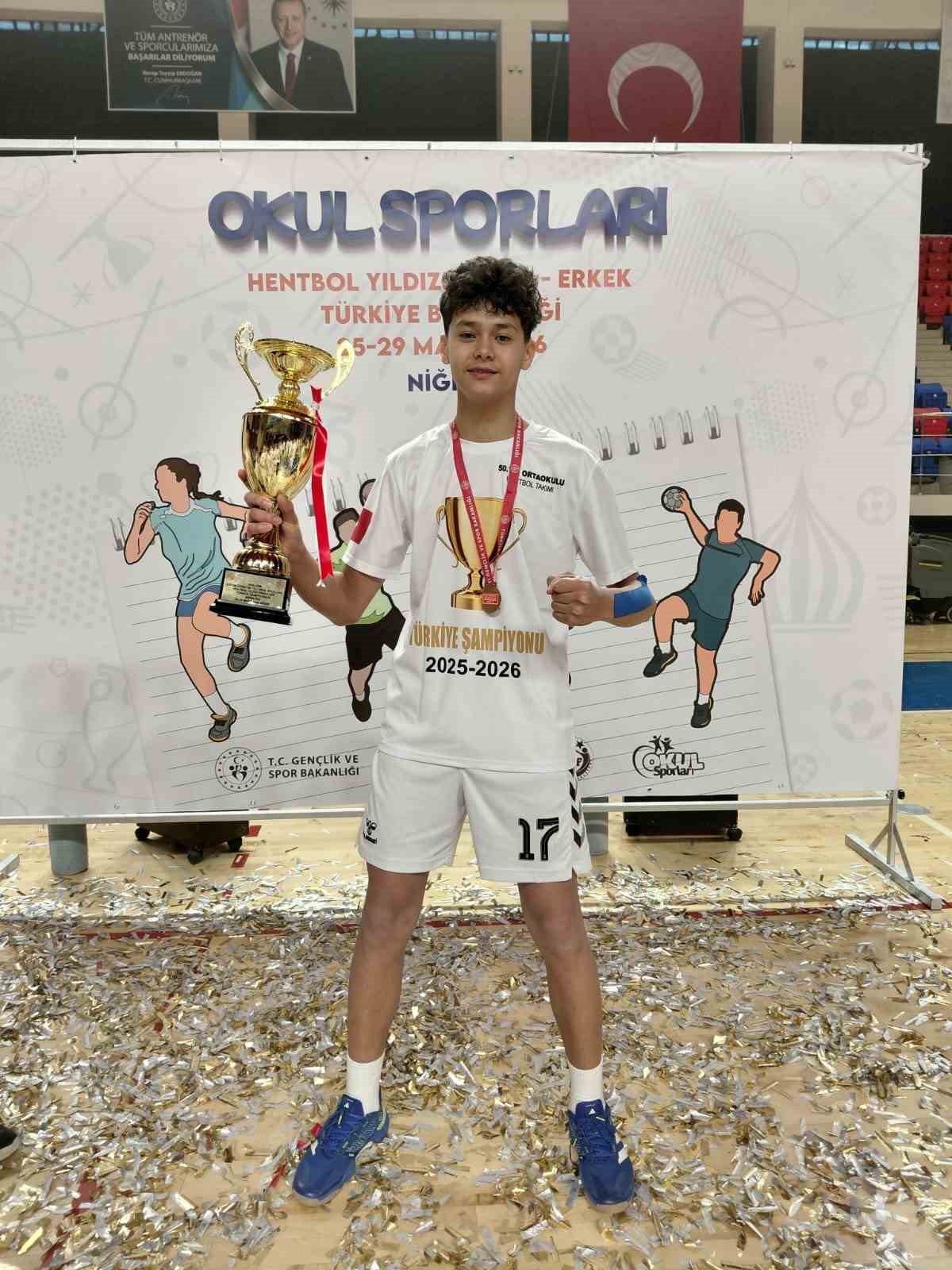 Salihli’nin yıldızları Hentbol’de Türkiye şampiyonu
