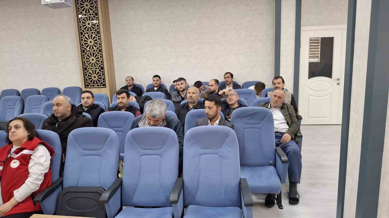 Salıpazarı’nda kahverengi kokarca ile mücadele eğitimi
