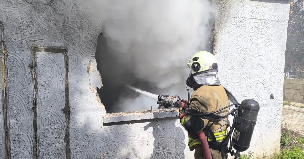 Samandağ’da metruk bina yangını
