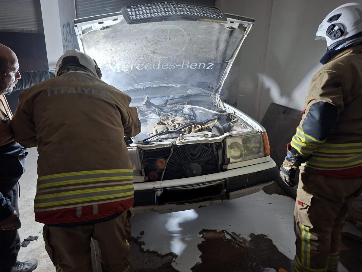 Samandağ’da otomobil yangını
