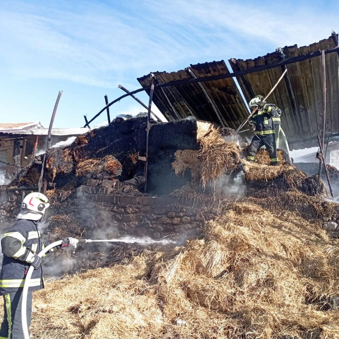 Samanlıkta çıkan yangın korku yaşattı
