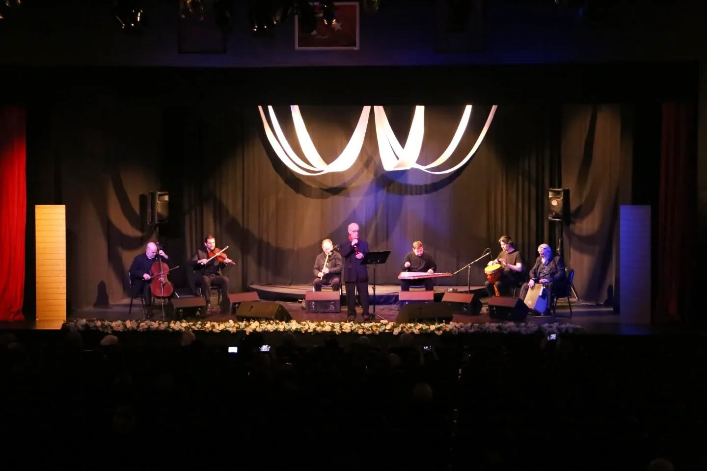 Sami Savni Özer sesiyle gönülleri mest etti
