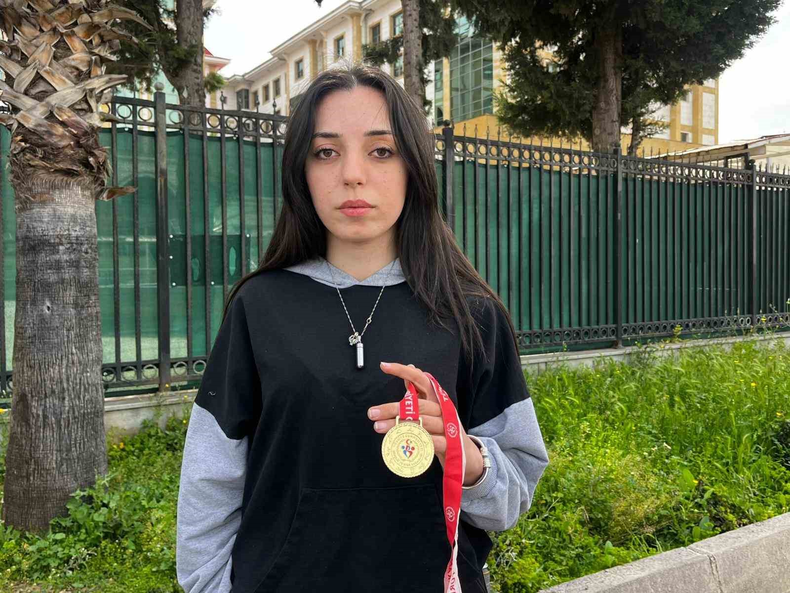 Şampiyon genç sporcunun 3,5 yıllık hayat mücadelesi ölümle bitti, sanık için yeni iddianame hazırlandı
Şampiyon genç sporcunun 3,5 yıllık hayat mücadelesi ölümle bitti, sanık için yeni iddianame hazırlandı