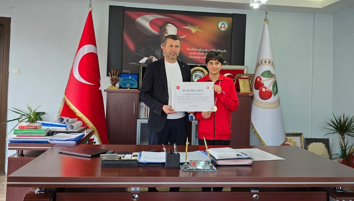 Şampiyon öğrencilere ödüller ve burs müjdesi
Şampiyon öğrencilere ödüller ve burs müjdesi