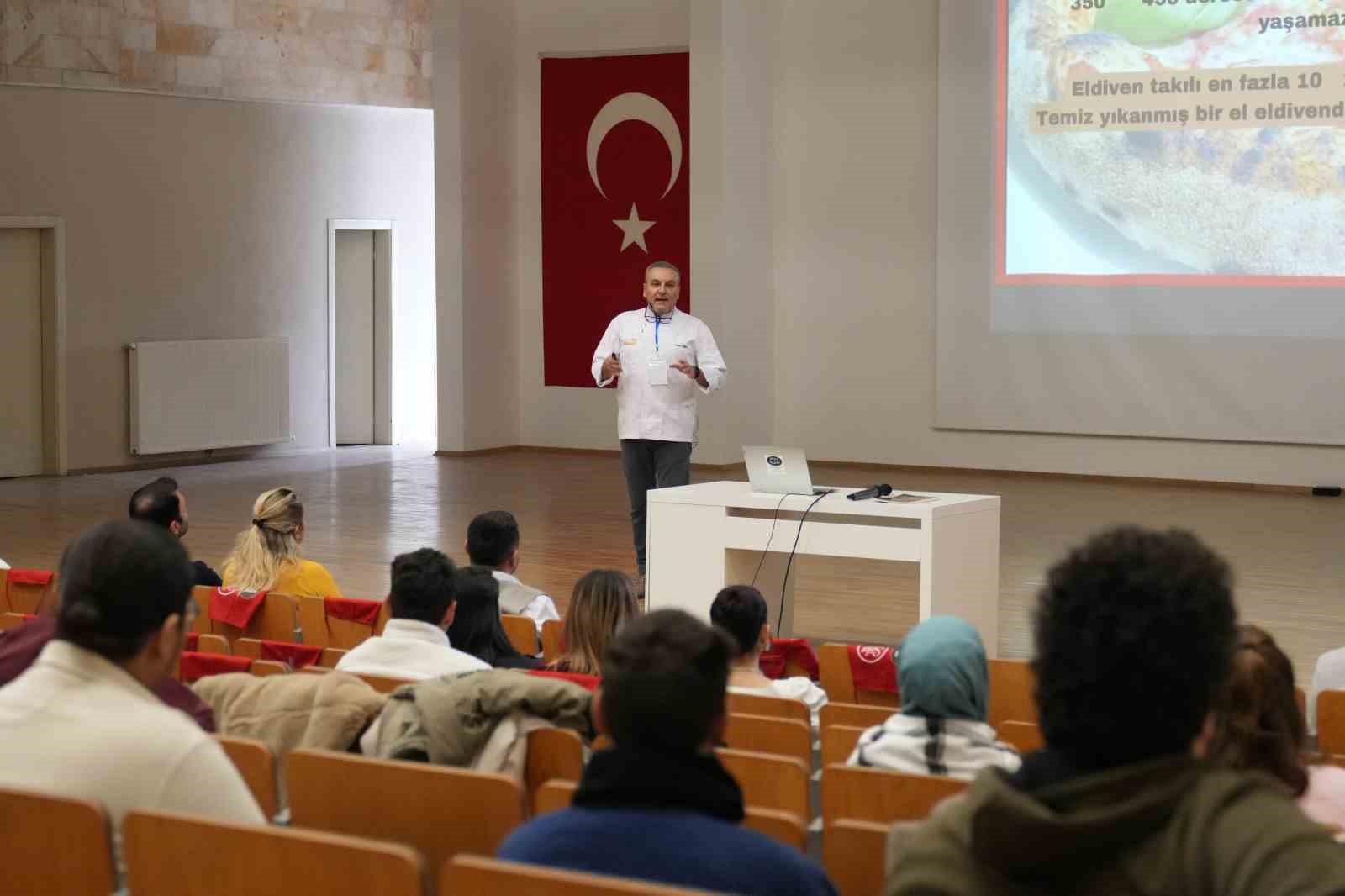 Şampiyon şeften uygulamalı pizza eğitimi
