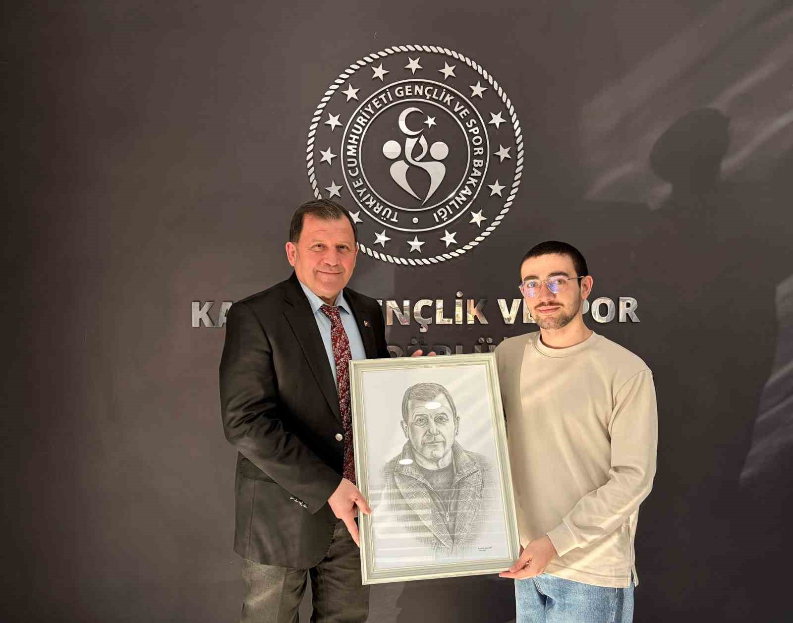 Şampiyon sporcudan Kabakcı’ya anlamlı hediye
