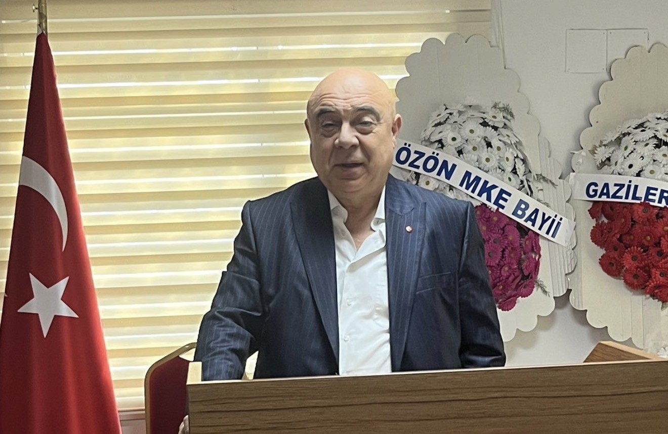 Samsun Bakkallar ve Her Çeşit Bayiler Esnaf Odası’nda başkanlığa Turan Özön seçildi
