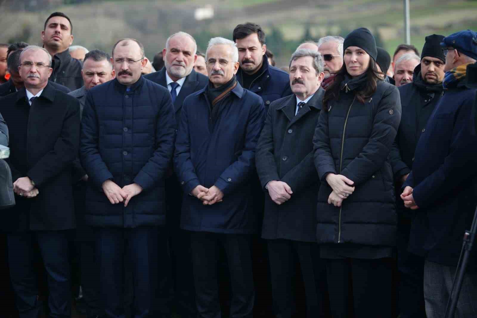 Samsun Batı Çevre Yolu’nun temeli atıldı
Samsun Batı Çevre Yolu’nun temeli atıldı