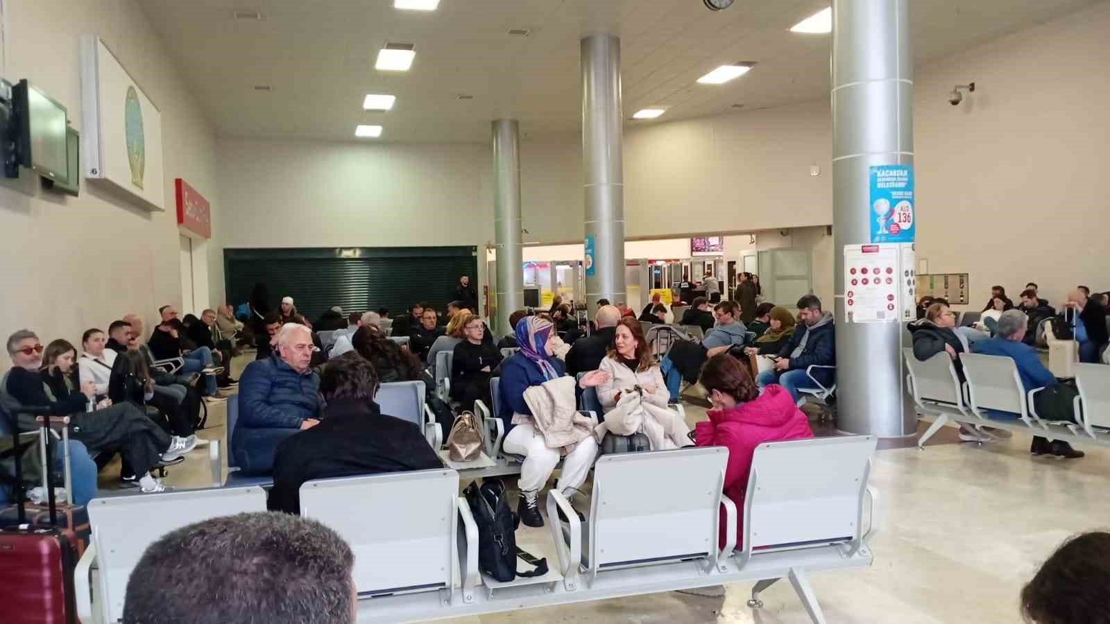 Samsun-Çarşamba Havalimanı’nda yolcu sayısı 1,6 milyona dayandı
Samsun-Çarşamba Havalimanı’nda yolcu sayısı 1,6 milyona dayandı