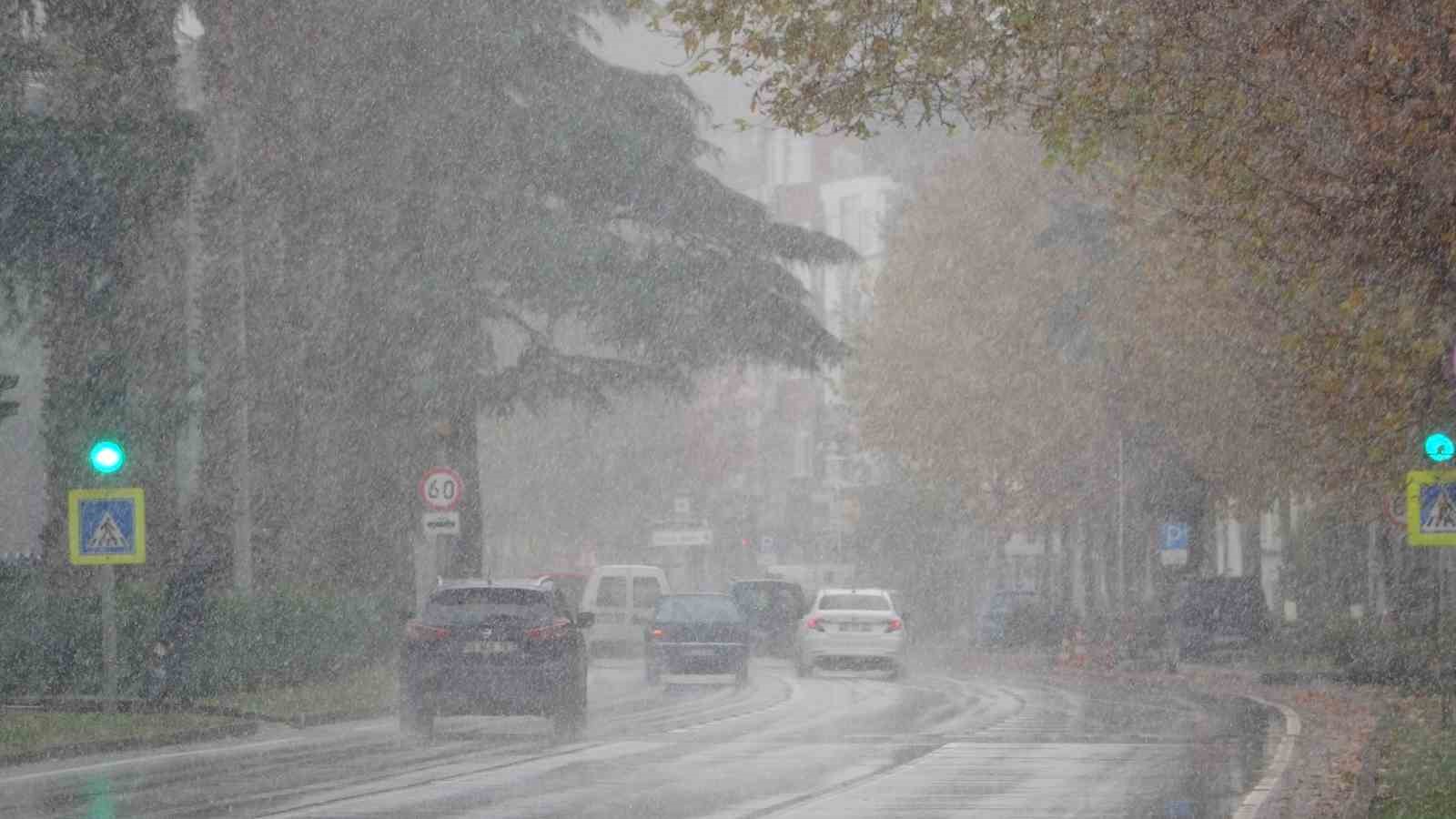 Samsun merkezde kar yağışı etkili oldu
