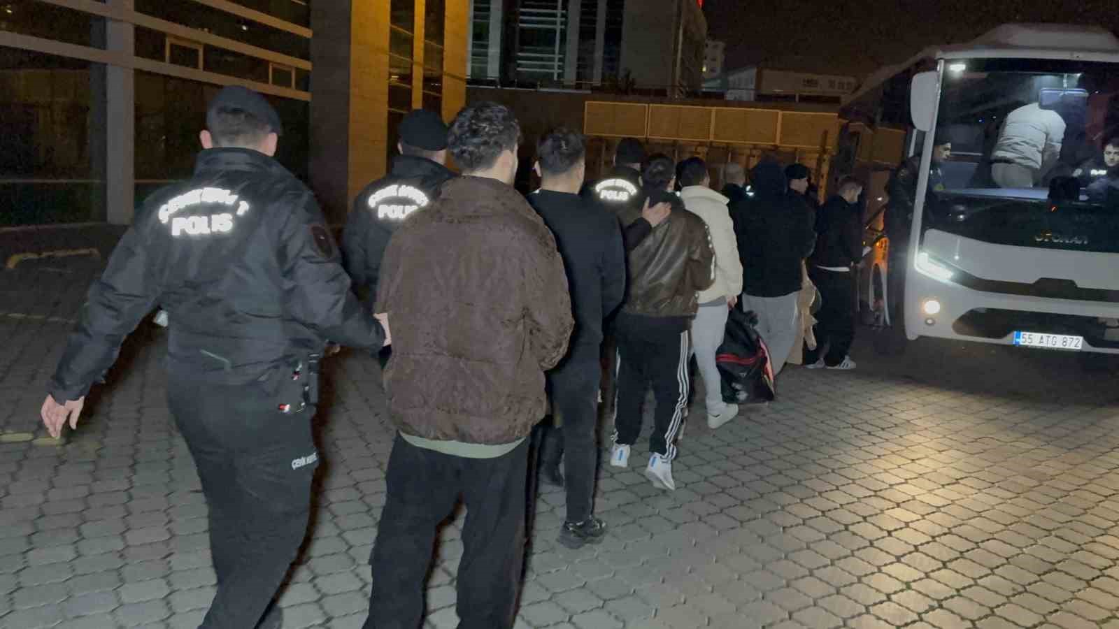 Samsun merkezli 6 ilde yasa dışı bahis operasyonu: 14 tutuklama
Samsun merkezli 6 ilde yasa dışı bahis operasyonu: 14 tutuklama