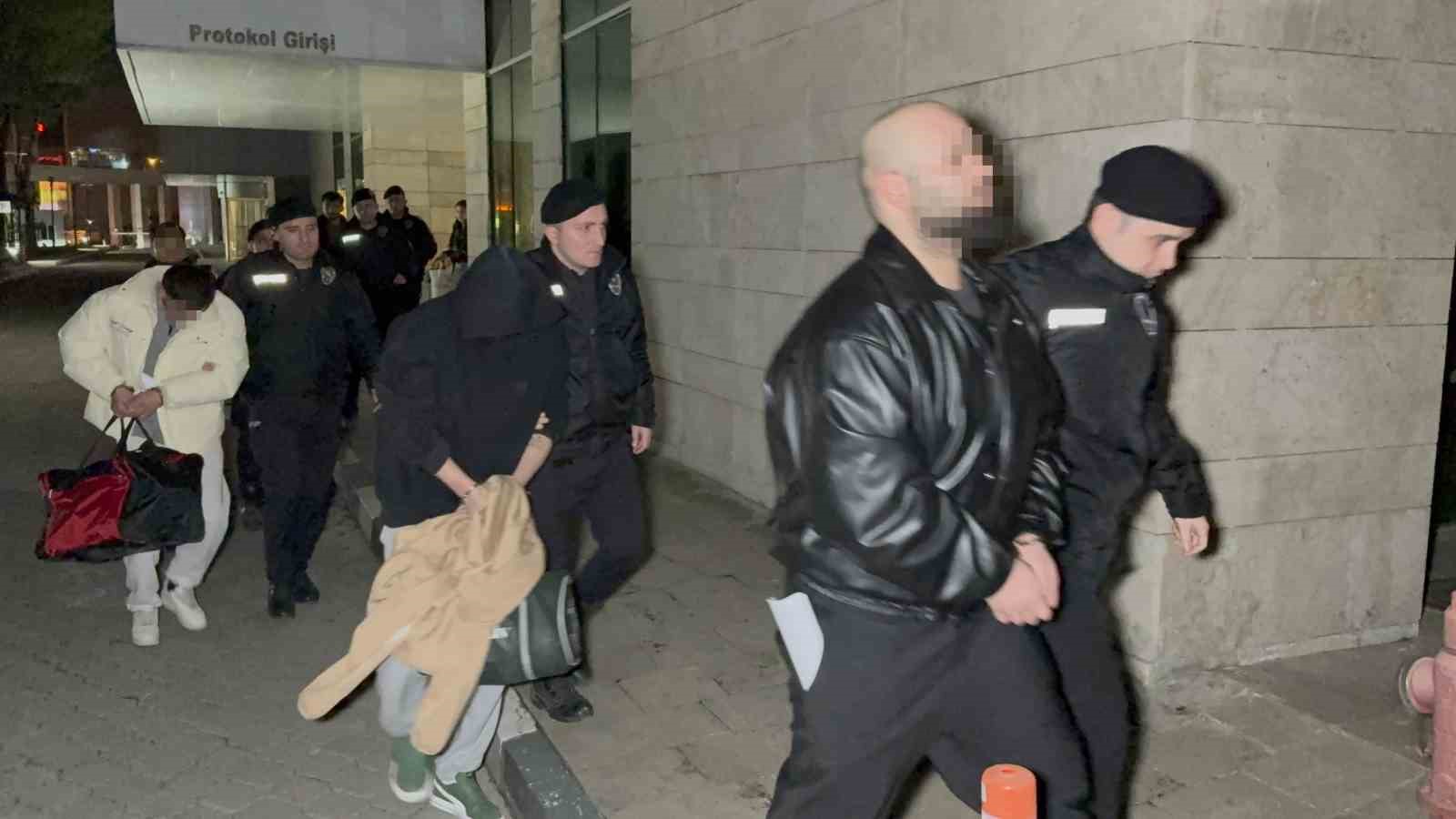 Samsun merkezli 6 ilde yasa dışı bahis operasyonu: 14 tutuklama
Samsun merkezli 6 ilde yasa dışı bahis operasyonu: 14 tutuklama