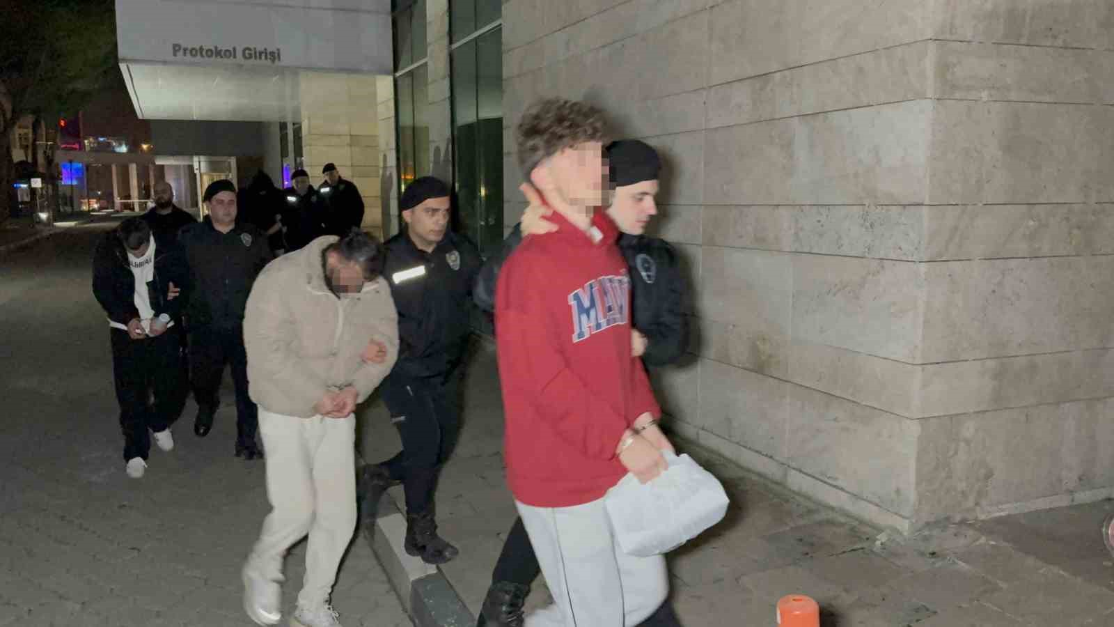 Samsun merkezli 6 ilde yasa dışı bahis operasyonu: 14 tutuklama
Samsun merkezli 6 ilde yasa dışı bahis operasyonu: 14 tutuklama