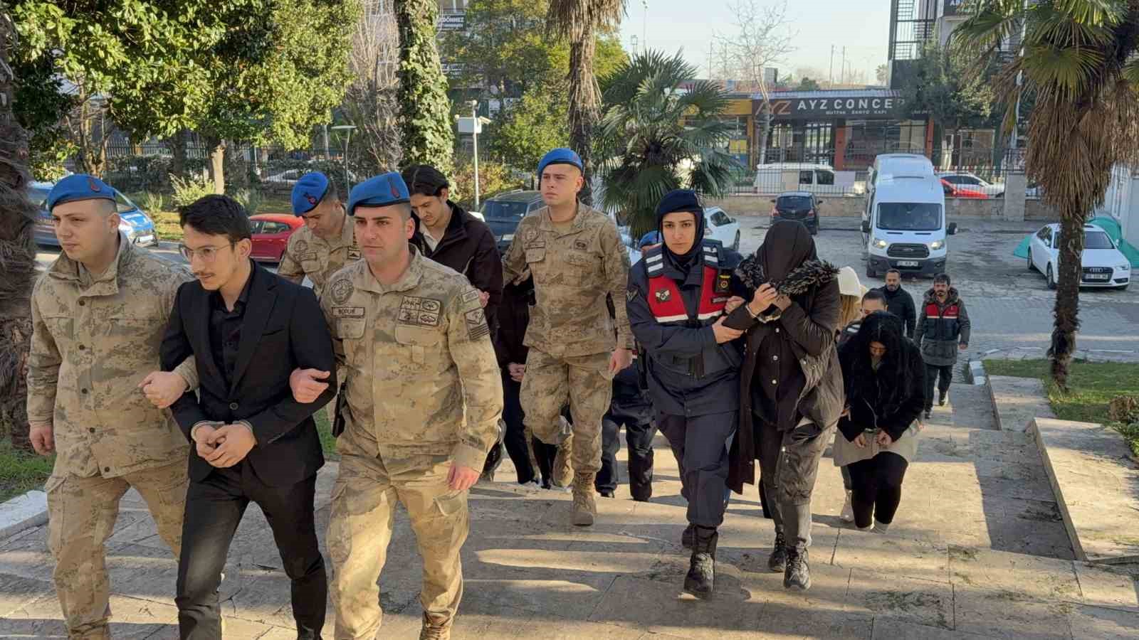 Samsun merkezli yasa dışı bahis operasyonunda 17 kişi adliyeye sevk edildi
