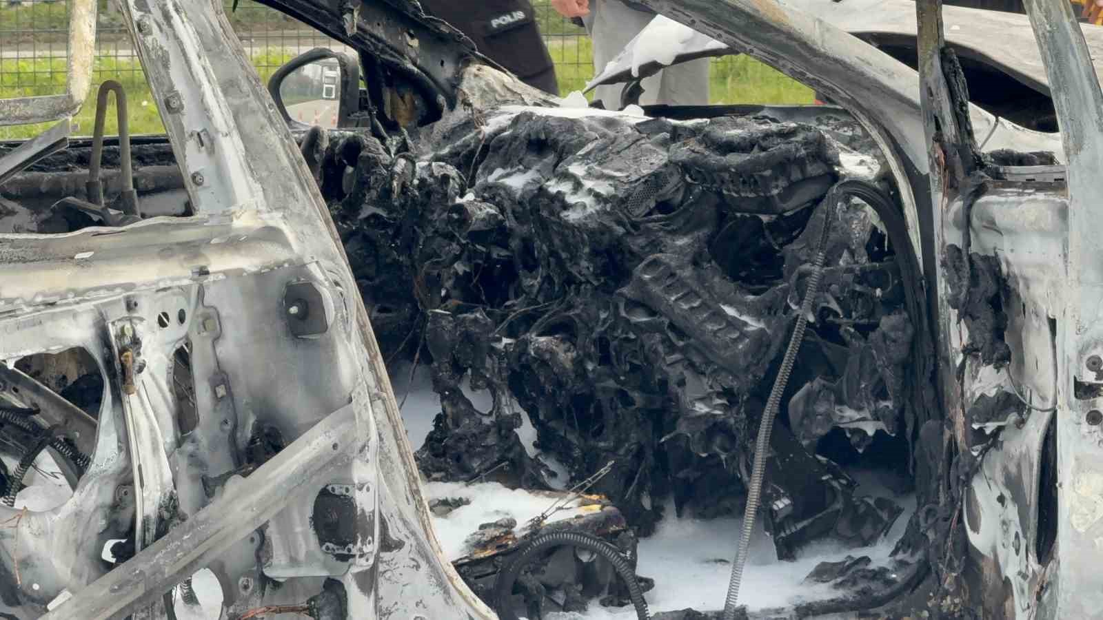 Samsun’da 5 araçlı zincirleme kaza: 3 otomobil alev alev yandı, 4 yaralı
