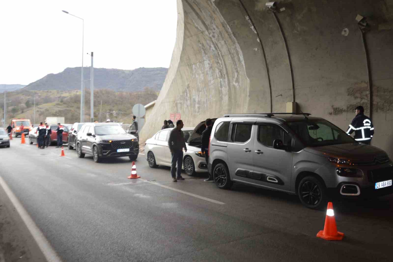 Samsun’da 6 aracın karıştığı zincirleme kaza: 1 yaralı
