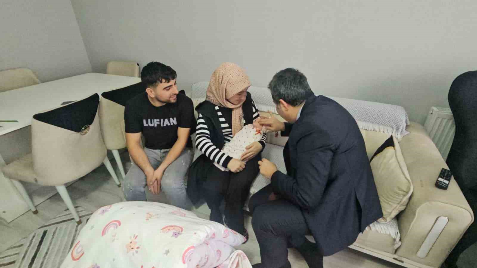 Samsun’da Aile ve Gençlik Fonu’ndan yararlanan aile bebek sevincini yaşadı
