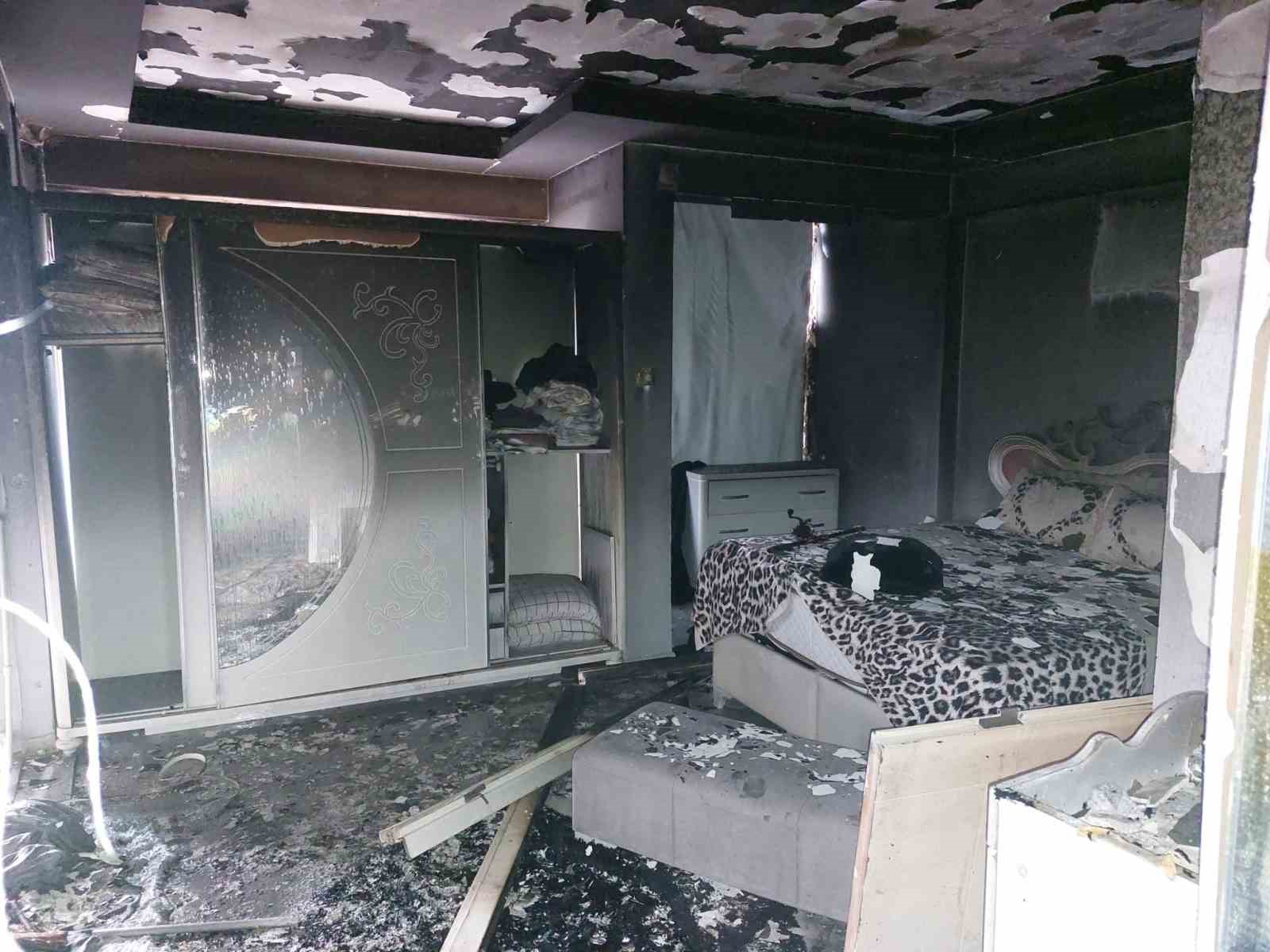 Samsun’da apartman dairesi küle döndü
