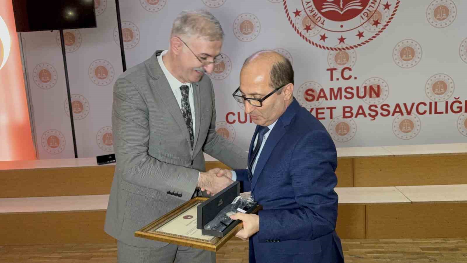 Samsun’da başarılı hâkimlere Adalet Başarı Belgesi
