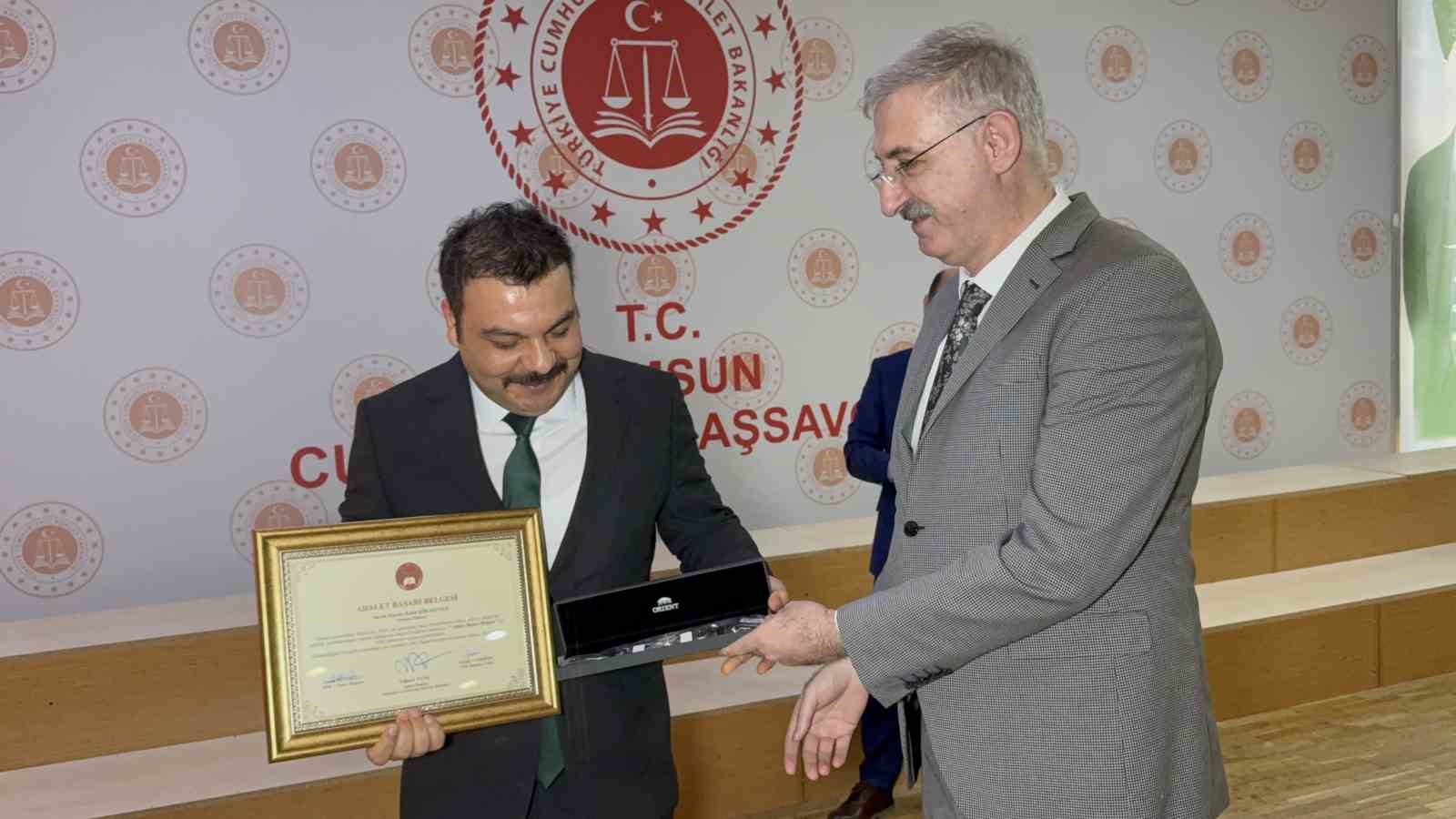 Samsun’da başarılı hâkimlere Adalet Başarı Belgesi
