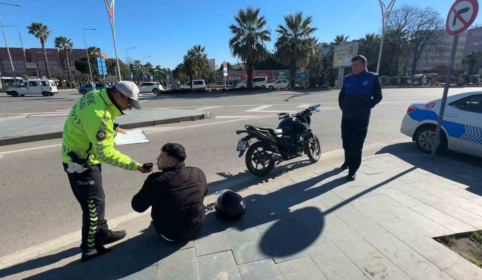 Samsun’da devrilen motosikletin sürücüsü yaralandı

