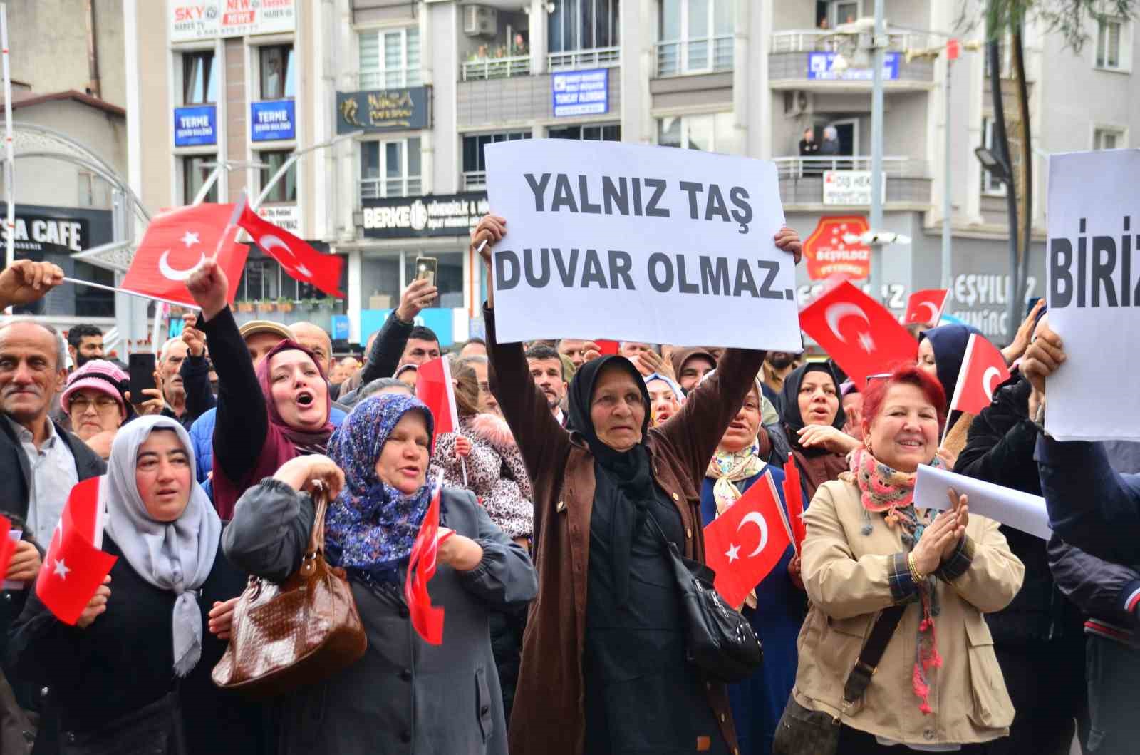 Samsun’da idari yapı değişikliği tepki gördü
