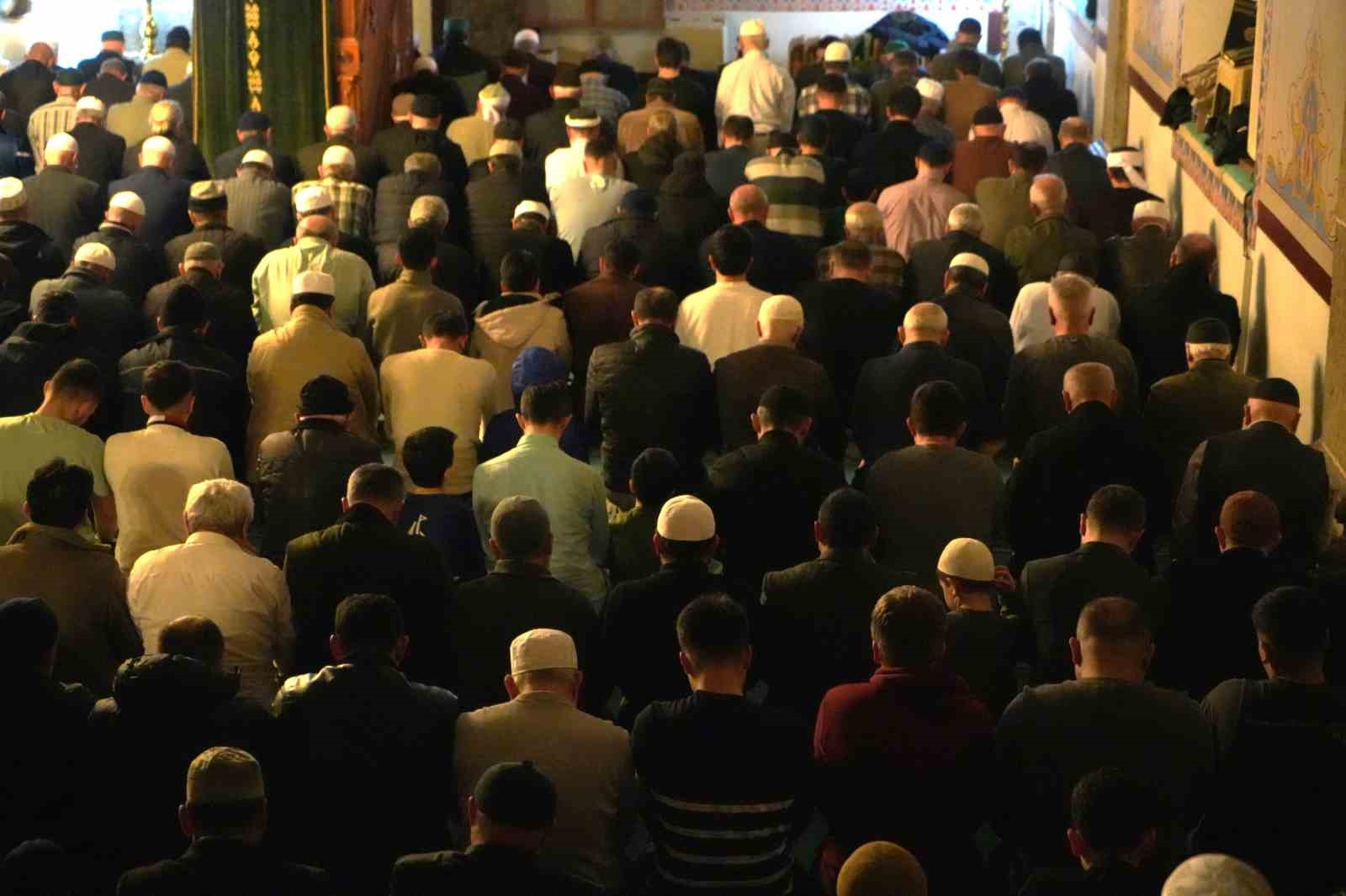 Samsun’da ilk teravih namazı kılındı
