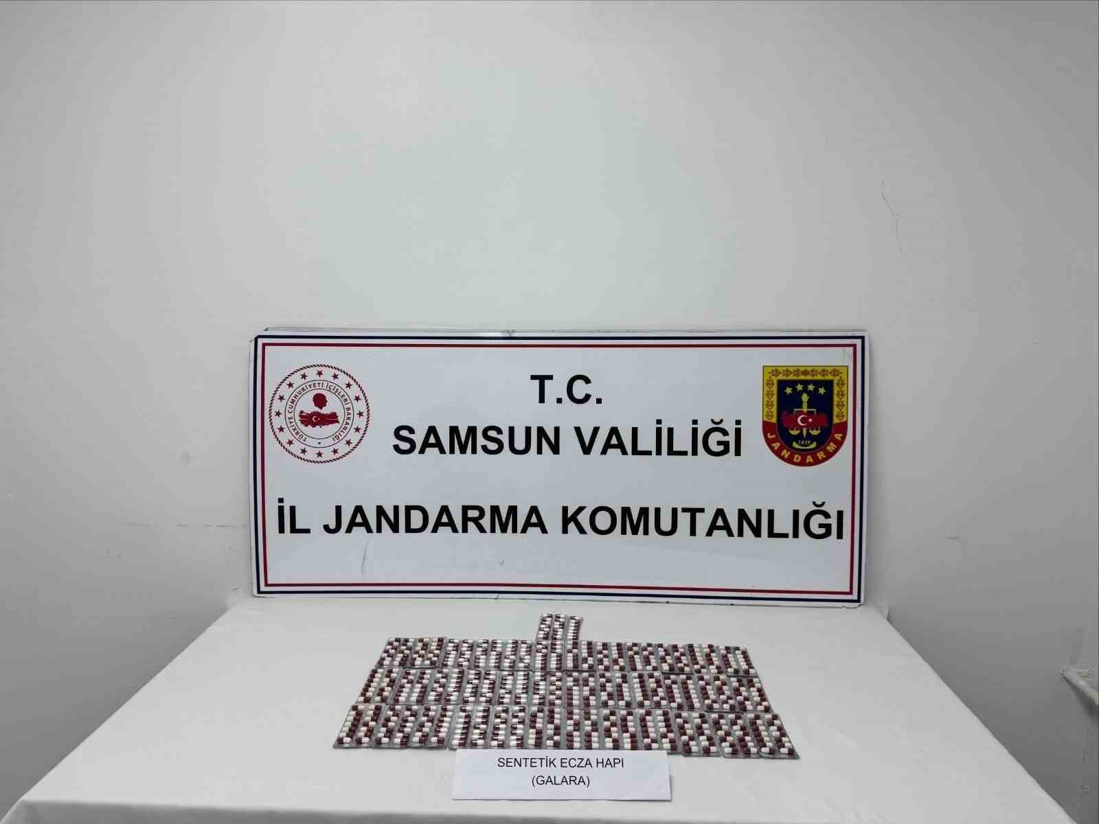 Samsun’da jandarma uyuşturucu ve kaçak ürün ele geçirdi
