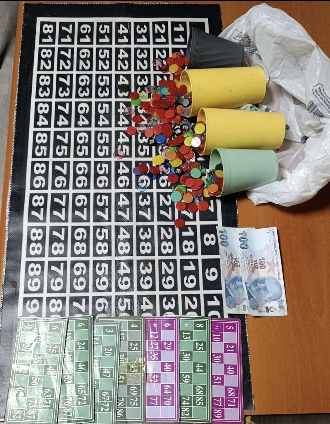 Samsun’da kahvehanelere kumar baskını: 35 kişiye 406 bin TL ceza
