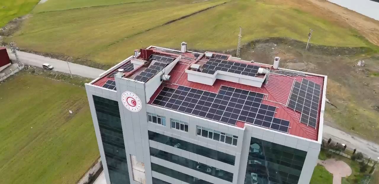 Samsun’da kamu binalarında GES hamlesi: 5 bin 460,30 kWp güce ulaşıldı
