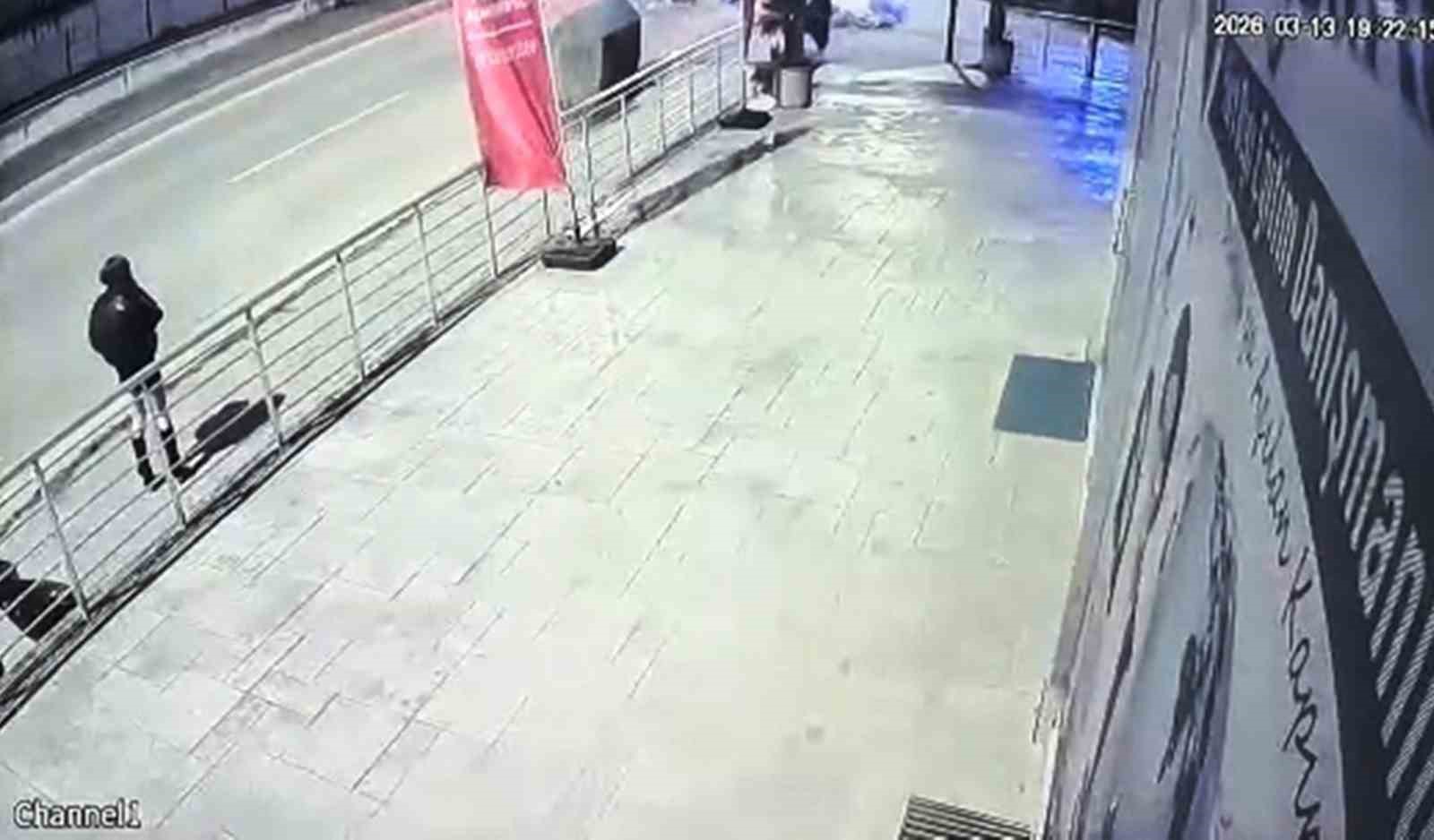 Samsun’da kamyonetin çarptığı adam 16 metre savruldu: 10 gündür komada
